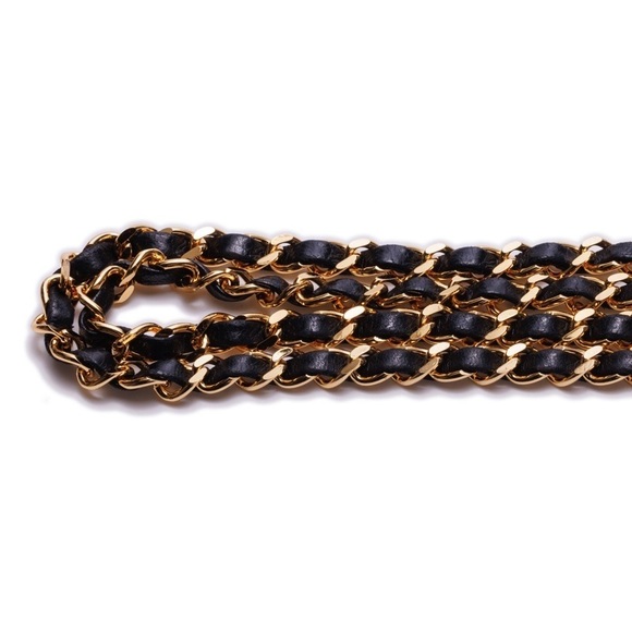 Chanel Turnlock Double Ball Charm Mini Chain Lambskin Black - Picture 5 of 7